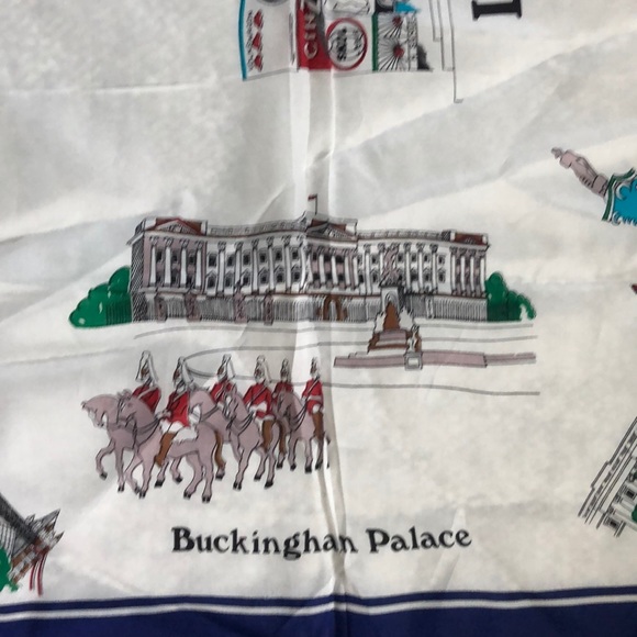 Vintage London Landmarks Scarf - Picture 11 of 15